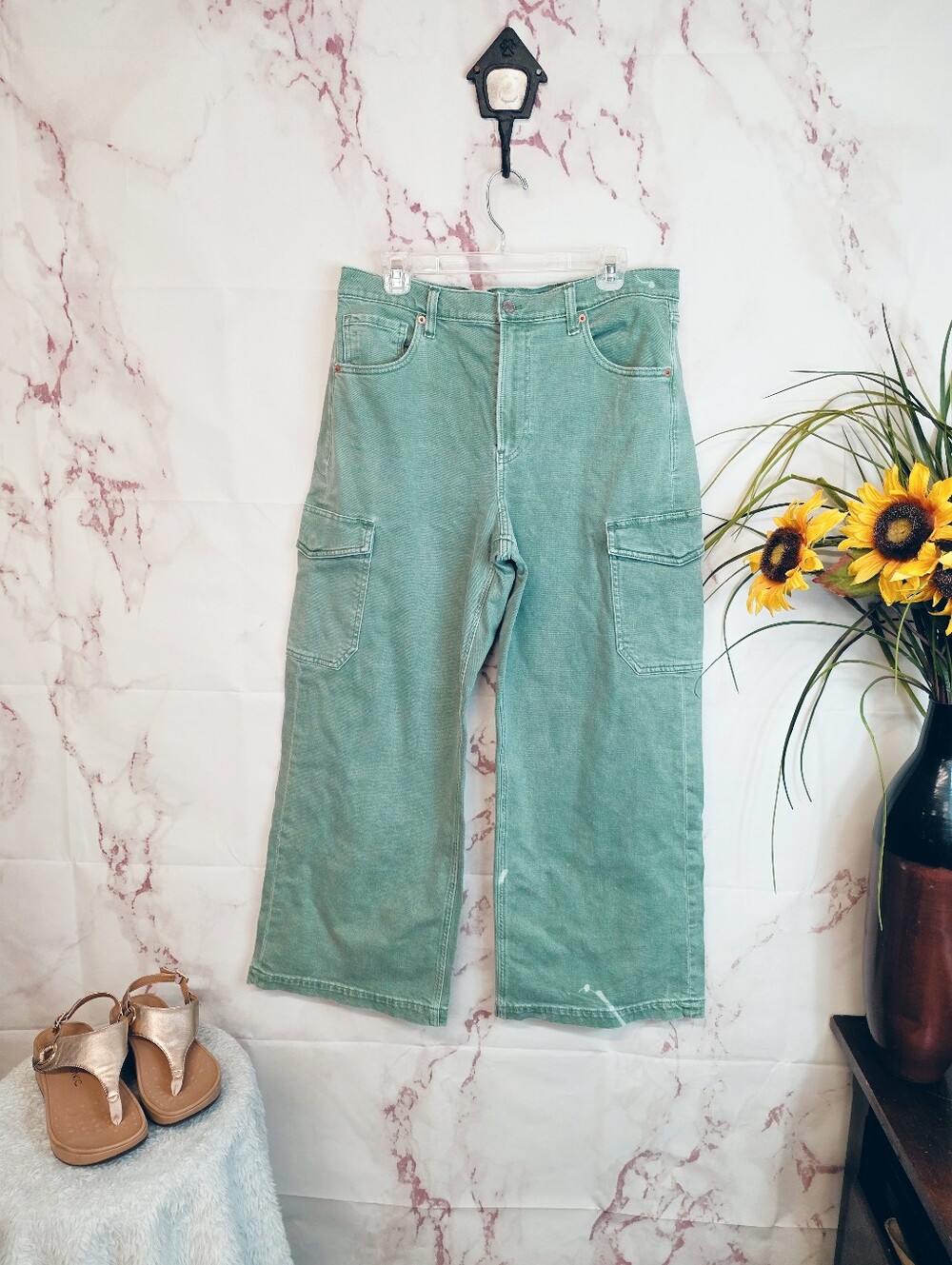GAP High Rise Stride Ankle Cargo Jeans Sage Green Wide Leg Size 12 Long - Picture 2 of 6